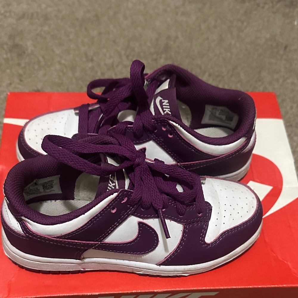 Nike Kids Sneakers in Purple and White